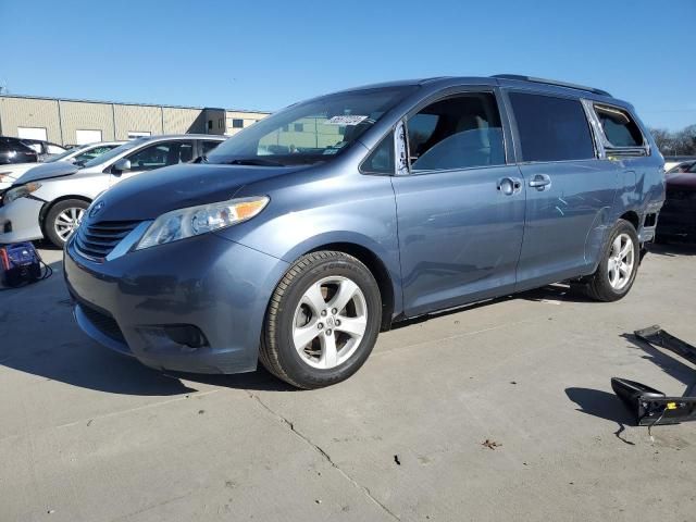 2017 Toyota Sienna LE