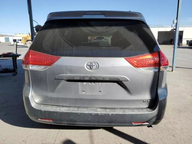 2011 Toyota Sienna XLE