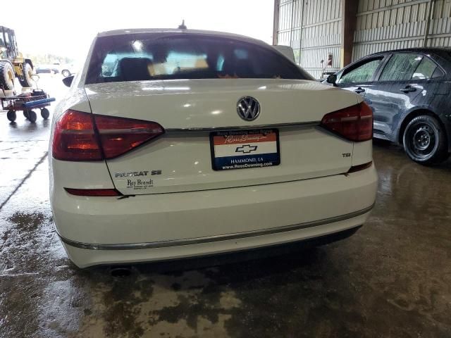 2016 Volkswagen Passat SE