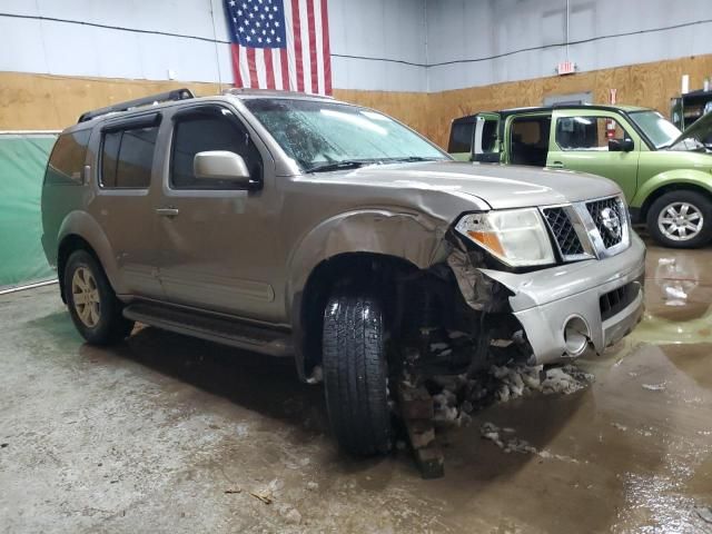 2005 Nissan Pathfinder LE