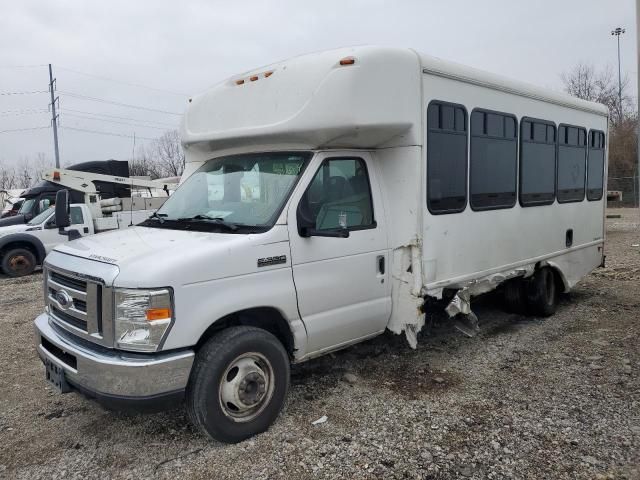 2017 Ford Econoline E350 Super Duty Cutaway Van