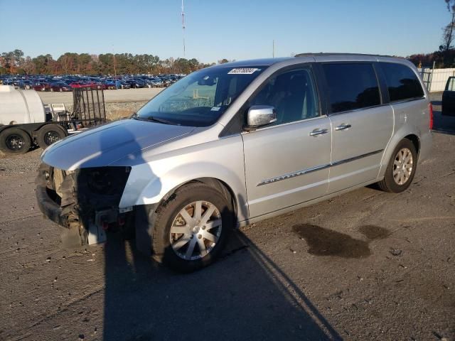 2012 Chrysler Town & Country Touring L