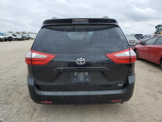 2016 Toyota Sienna XLE