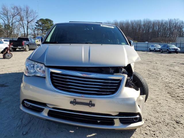 2013 Chrysler Town & Country Touring L