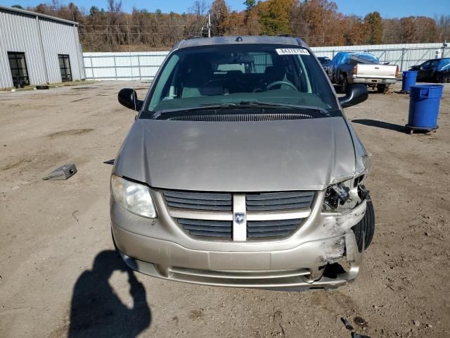 2005 Dodge Grand Caravan SE