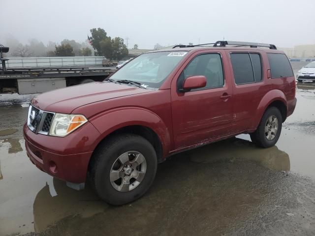 2005 Nissan Pathfinder LE