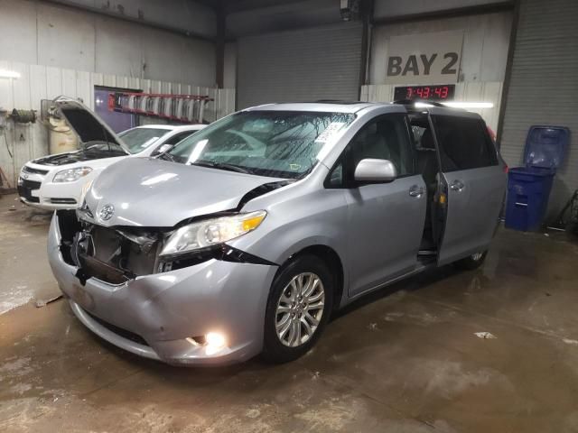 2013 Toyota Sienna XLE