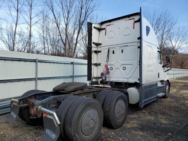 2019 Freightliner Cascadia 126