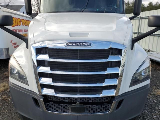 2019 Freightliner Cascadia 126