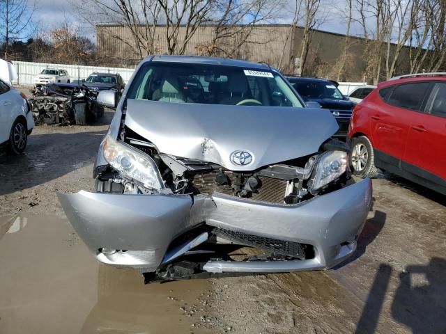 2012 Toyota Sienna XLE