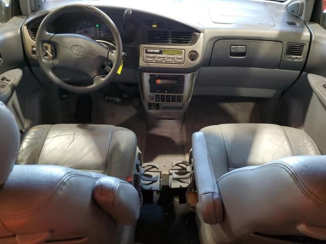 2001 Toyota Sienna LE