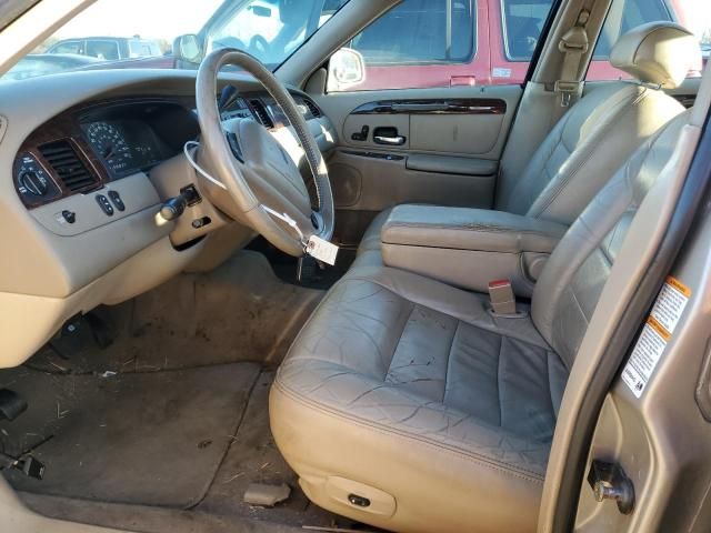 2001 Lincoln Town Car Executive