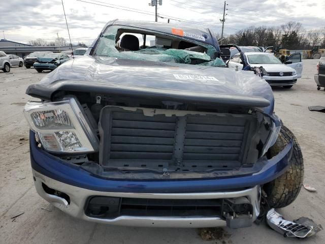 2017 Nissan Titan SV