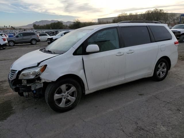 2013 Toyota Sienna LE