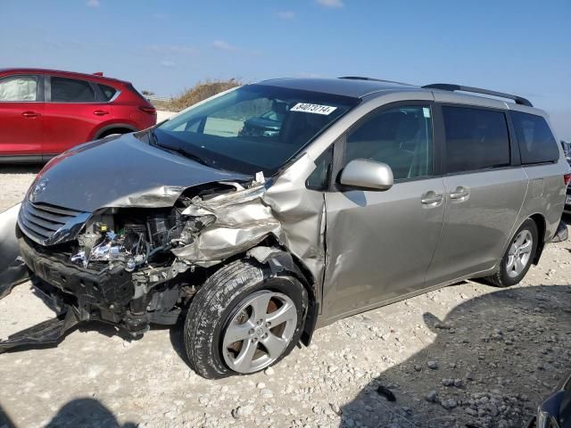 2017 Toyota Sienna LE