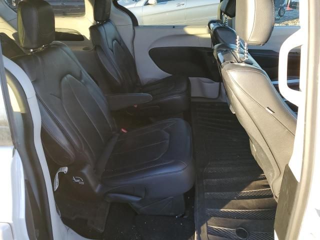 2017 Chrysler Pacifica Touring L Plus