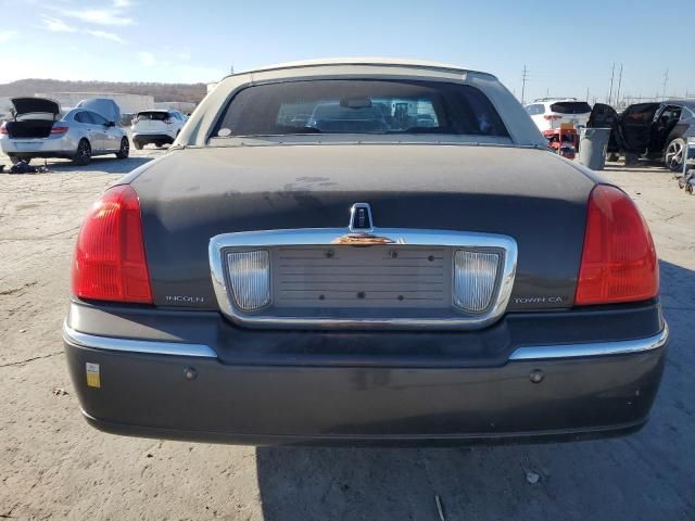 2005 Lincoln Town Car Signature Limited