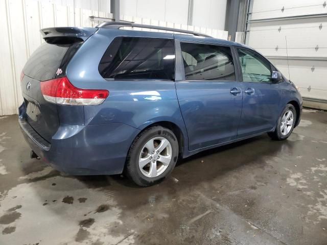 2013 Toyota Sienna LE