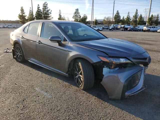 2022 Toyota Camry SE