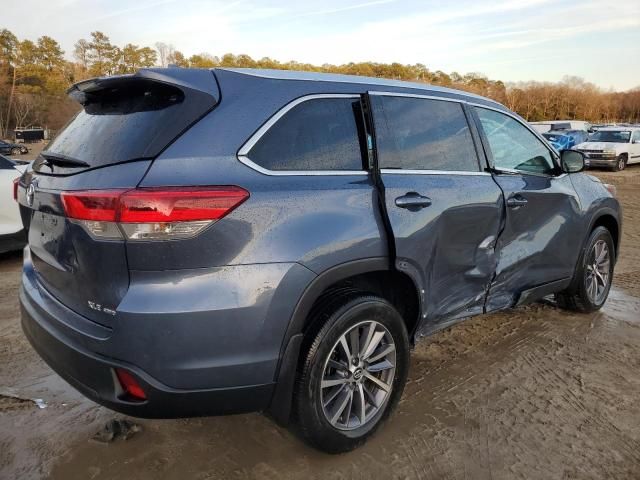 2019 Toyota Highlander SE