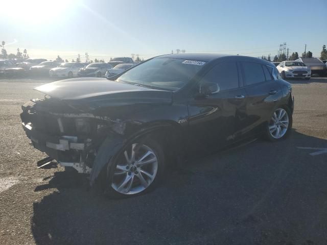 2018 Infiniti QX30 Base