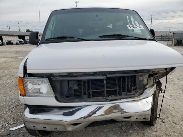 2004 Ford Econoline E350 Super Duty Wagon