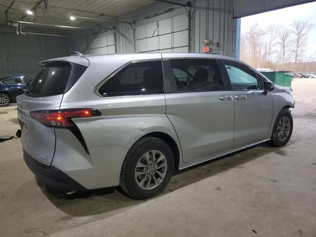 2021 Toyota Sienna LE