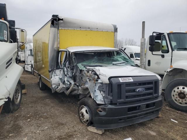 2022 Ford Econoline E350 Super Duty Cutaway Van