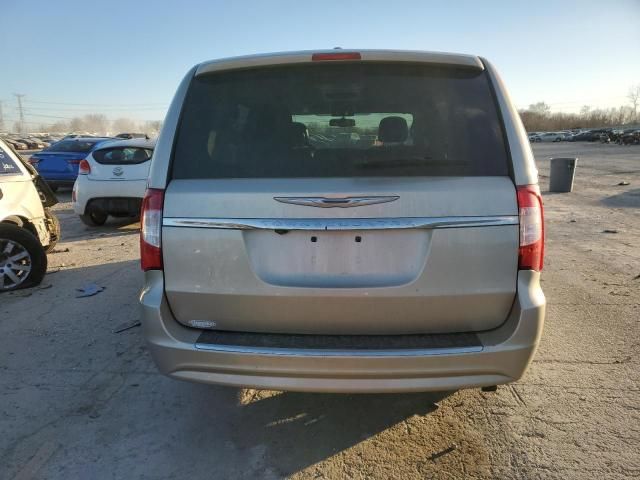 2016 Chrysler Town & Country LX