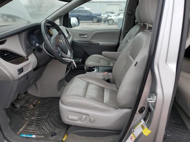 2018 Toyota Sienna XLE