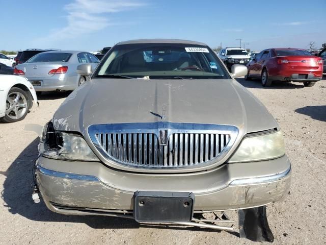 2005 Lincoln Town Car Signature Limited