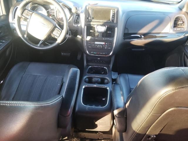 2014 Chrysler Town & Country S