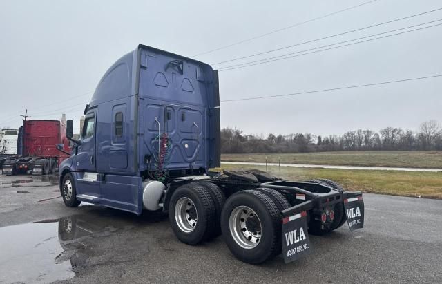 2020 Freightliner Cascadia 126