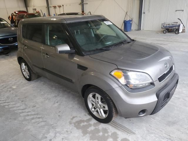 2011 KIA Soul +