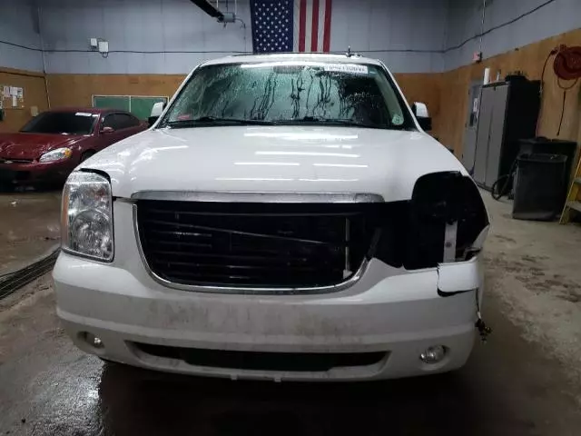 2013 GMC Yukon XL K1500 SLE