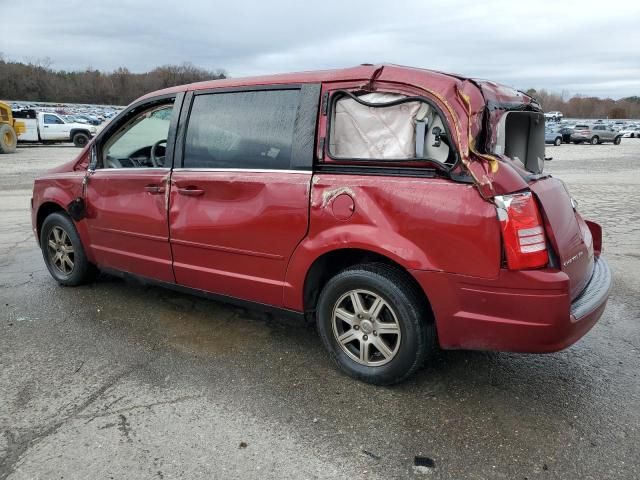 2010 Chrysler Town & Country LX