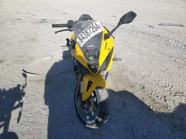 2024 Suzuki GSX800 F