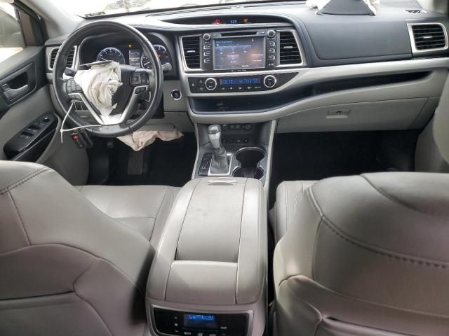 2017 Toyota Highlander SE