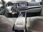 2017 Toyota Highlander SE