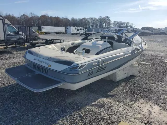 2004 Malibu Boat