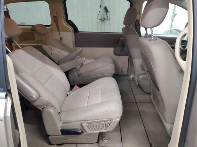 2009 Chrysler Town & Country LX