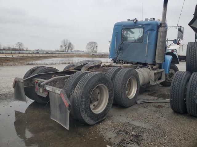 1996 Freightliner Conventional FLD112