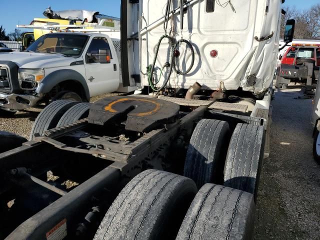 2010 Freightliner Cascadia 125