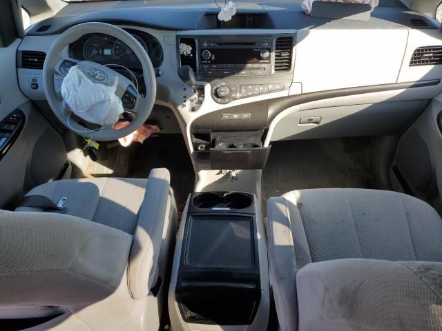 2014 Toyota Sienna LE