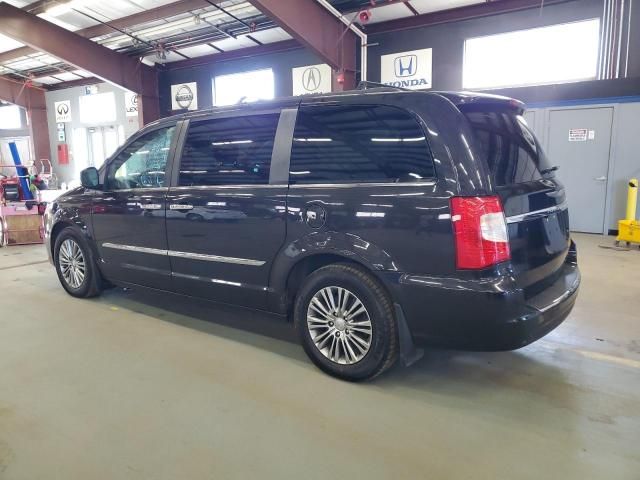 2014 Chrysler Town & Country Touring L