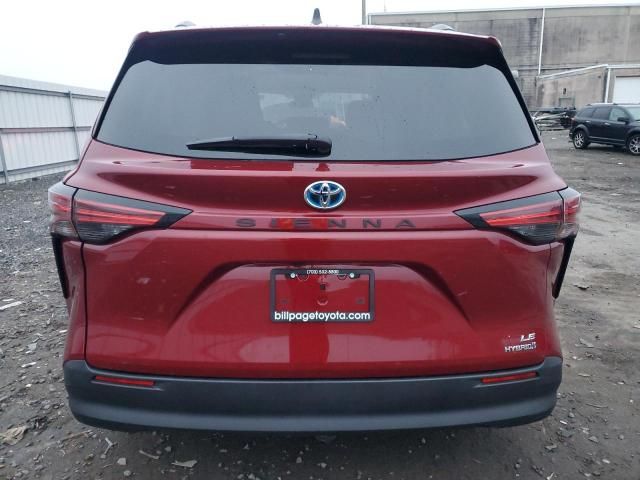 2022 Toyota Sienna LE