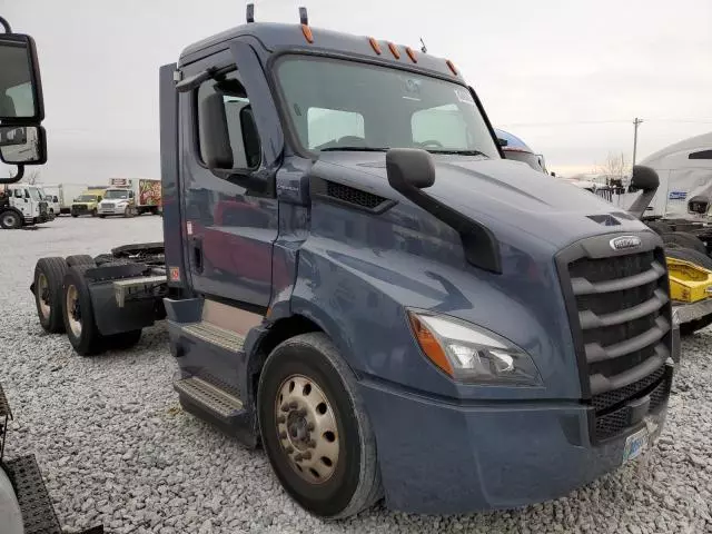 2023 Freightliner Cascadia 116