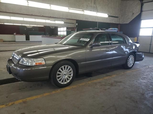 2003 Lincoln Town Car Signature