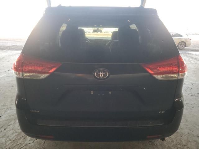 2013 Toyota Sienna LE