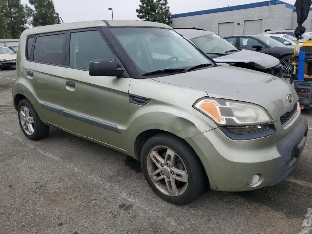 2010 KIA Soul +